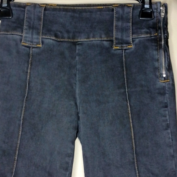 BDG Urban Outfitters Low Rise Flare Jeans - Picture 5 of 10